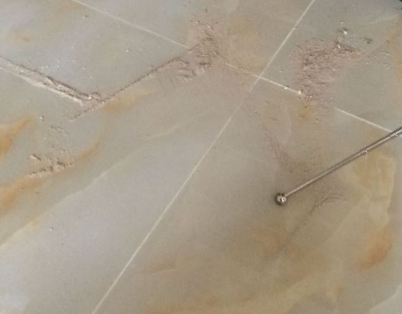 德格瓷砖空鼓维修公司分享粘合剂选择不当在瓷砖铺贴过程中可能导致以下问题